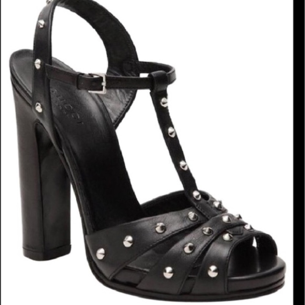 Gucci Nappa Moorea stud sandal in Black